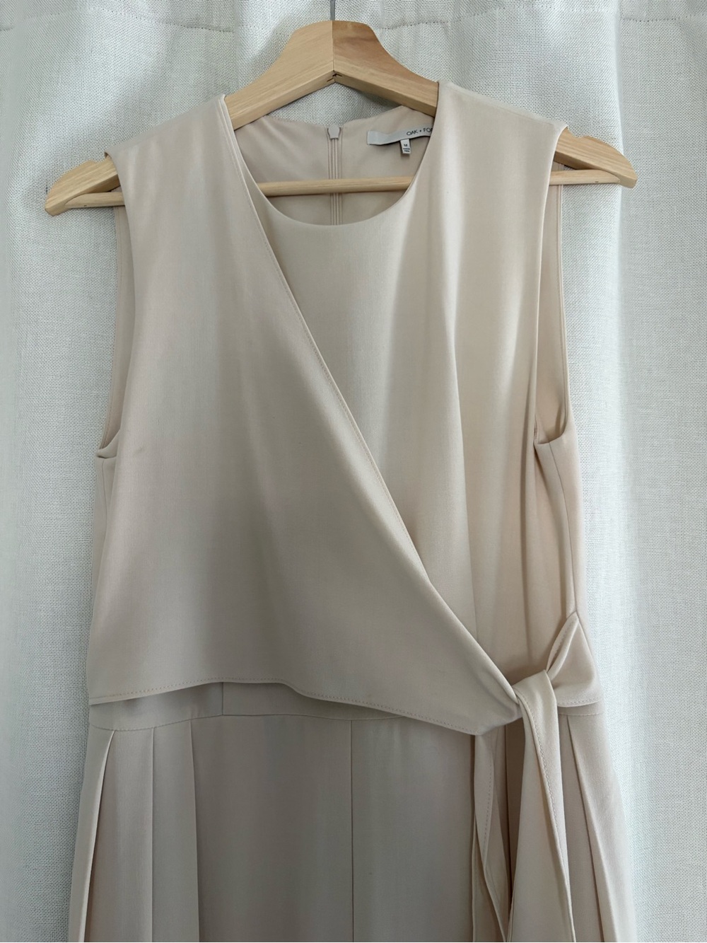 Sleeveless Cream Wide-Leg Jumpsuit with Tie Waist - Picture 3 of 5